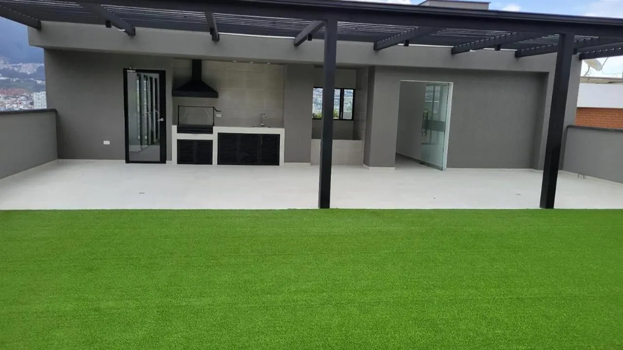 Suite De Lujo, Completo Quito Ecuador